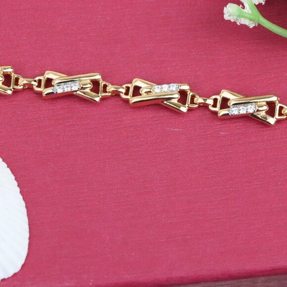 Elegant Rose Gold Plated Bracelet with Crystals and Adjustable Fit, XPBL0692 - Picture 10 of 11
